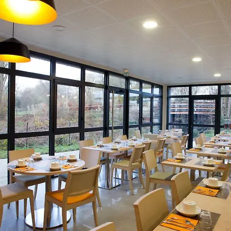 Logis - La D'amiens Hotel