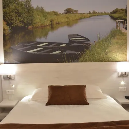 Logis - La D'amiens Hotel