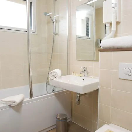 Logis - La D'amiens Hotel 3*