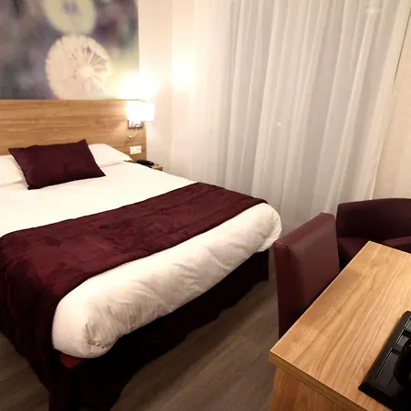 Logis - La D'amiens Hotel 3*