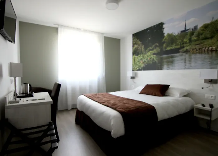 מלון Logis - La D'amiens