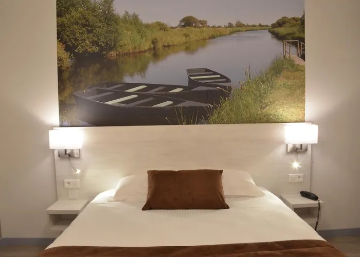 Logis - La D'amiens מלון