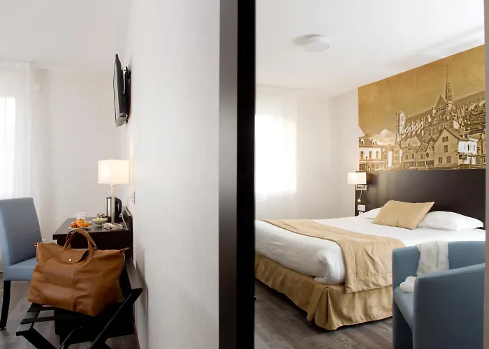 מלון Logis - La D'amiens