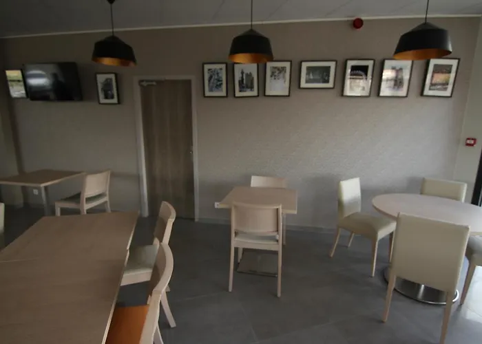 Logis - La D'amiens 3* אמיינס