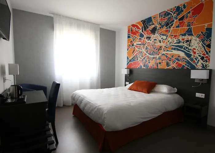 מלון Logis - La D'amiens