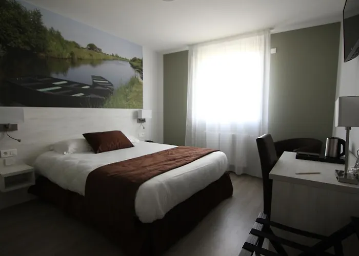 Logis - La D'amiens מלון אמיינס