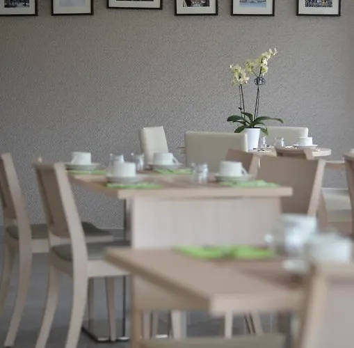 Logis - La D'amiens Hotel