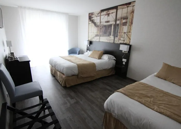 Logis - La D'amiens מלון