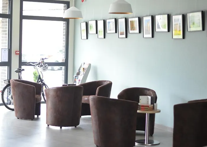 מלון Logis - La D'amiens 3*