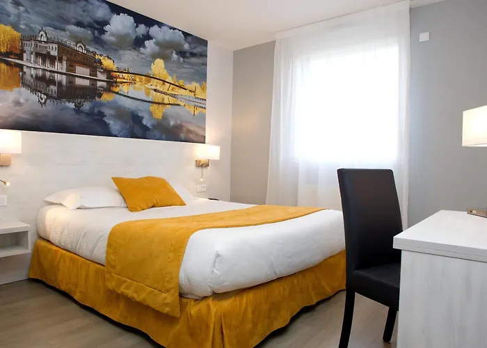 Logis - La D'amiens Hotel 3*